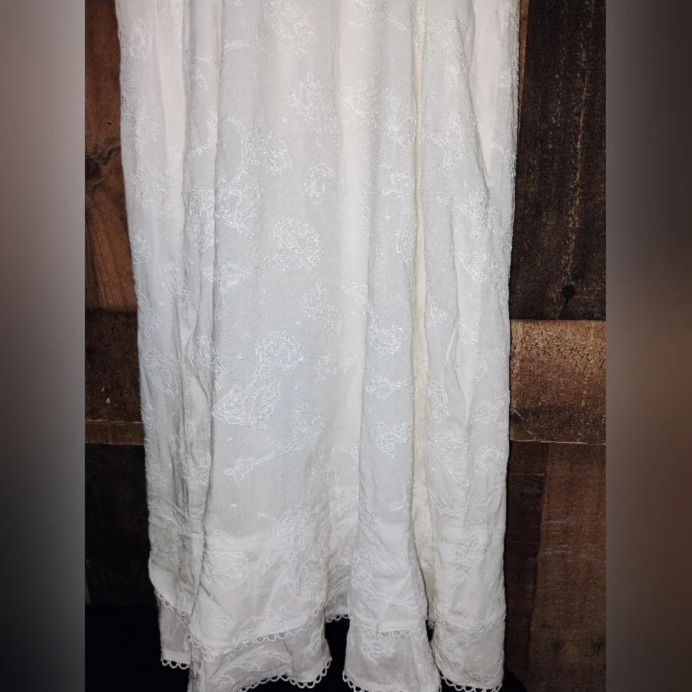 Cupcakes And Cashmere Revolve Avalon Dress Size XS embroidered Floral Midi - Picture 10 of 11